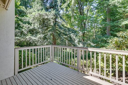 5th image of 16008 Village Green Dr Unit A