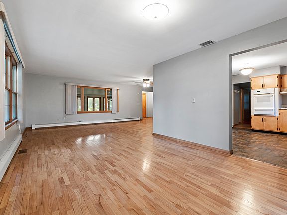 5th image of 1205 W Water St