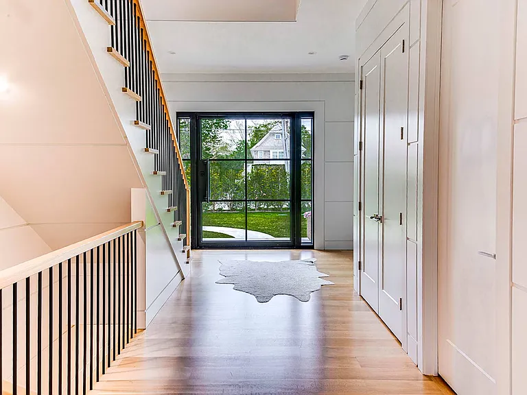 54 Sawasett Ave — Photo 11
