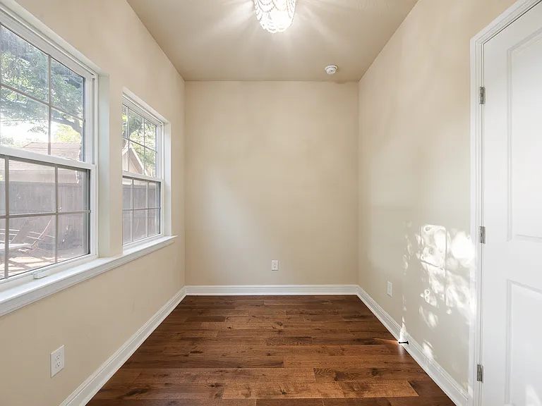 807 Hollywood Ave — Photo 24