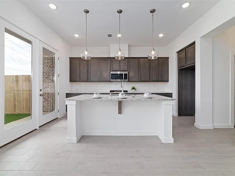 6559 Scarlet Pond Ln — Photo 10