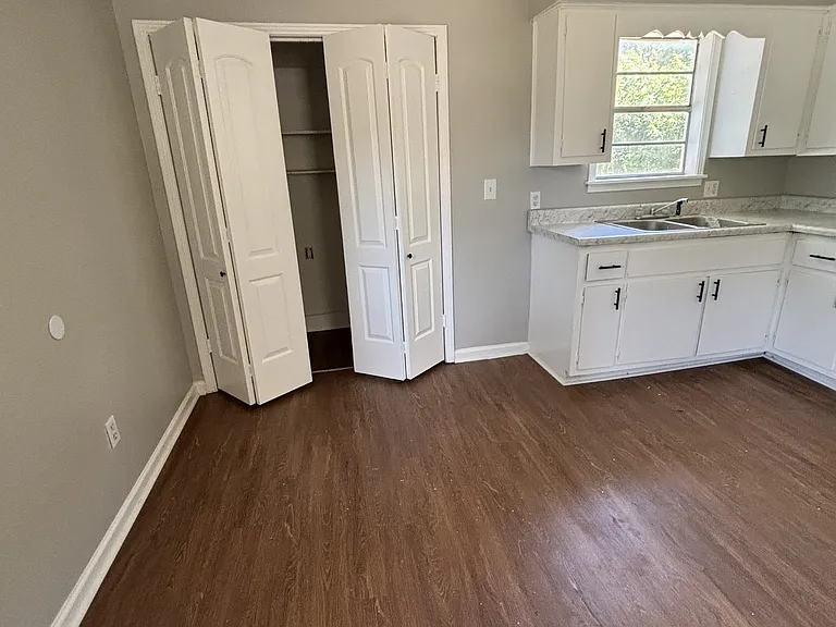 111 E Cherry St #1 — Photo 3