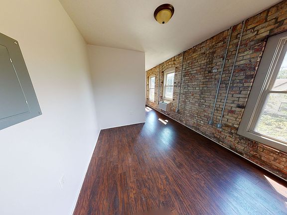 5th image of 108 S Hosmer St APT 21