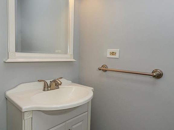 4th image of 1109 Rockport Dr