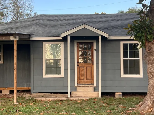 310 W Railroad St, Boling, TX 77420