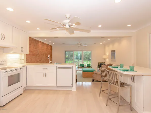 68 Linden Ct, Spring Lake, NJ 07762