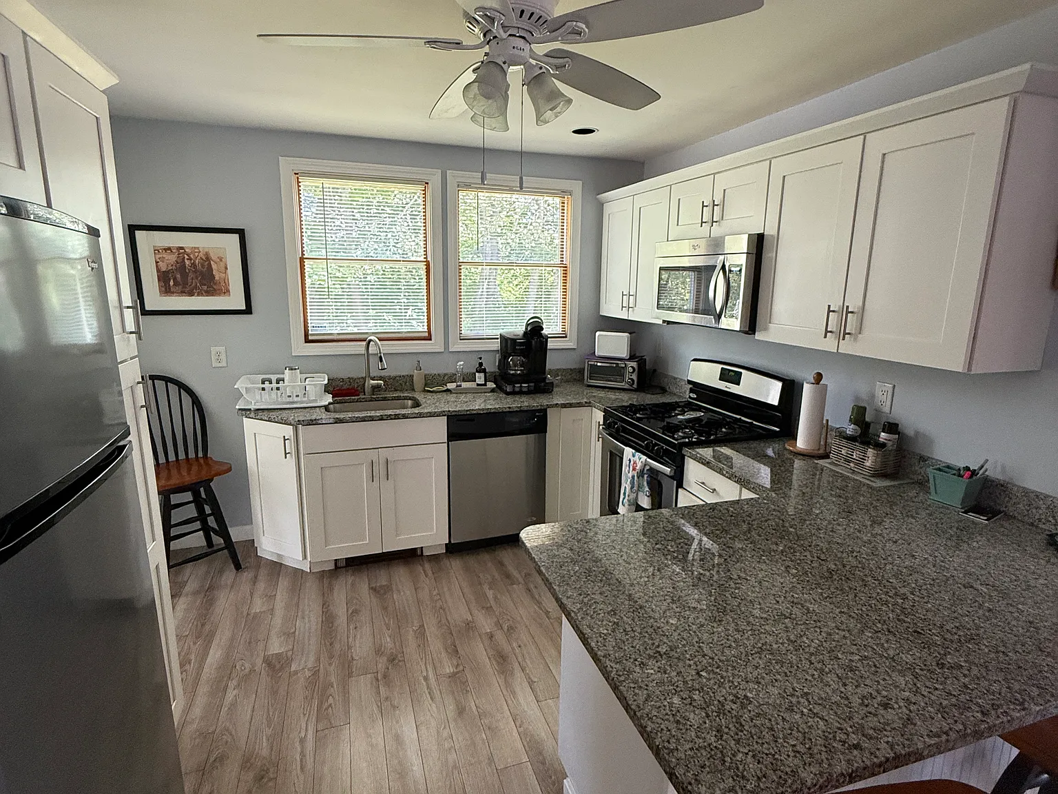 2 bed, 1.5 bath, 957 sqft, $2,000 — Photo 2