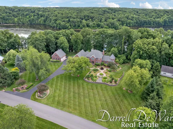 13850 Thompson Dr NE, Lowell, MI 49331