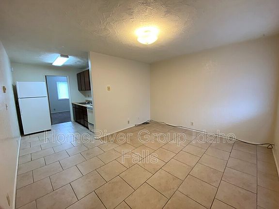 2nd image of 2476 1st St