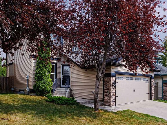 2nd image of 255 Panorama Hills Mnr NW