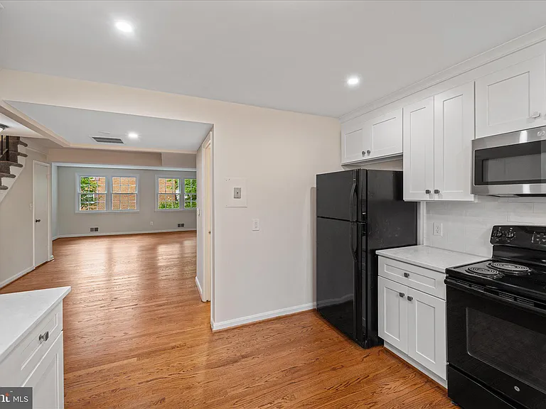 3885 Chain Bridge Rd — Photo 12