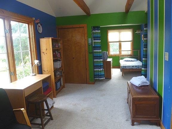Top floor large bedrooms