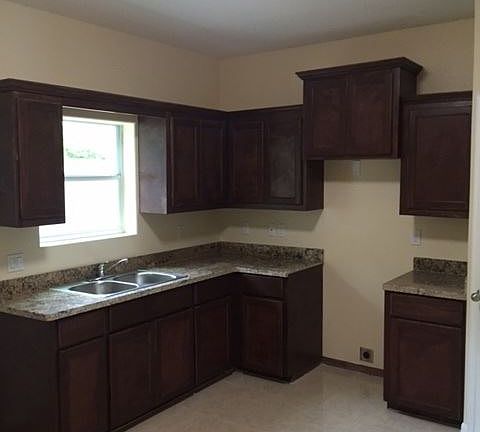 2nd image of 700 Sunset Dr APT 111