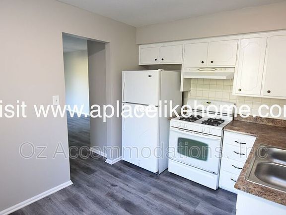 5th image of 1725 N 76th Ter