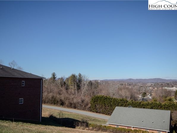 406 SE Whitmore Street, Lenoir, NC 28645