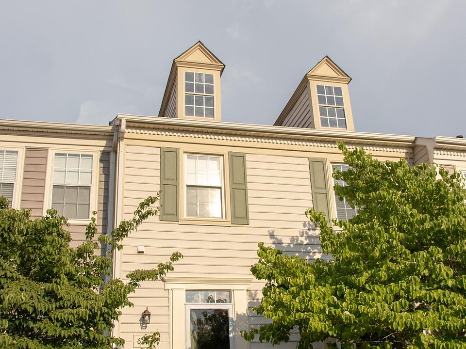 1st image of 6867 Malabar Ct