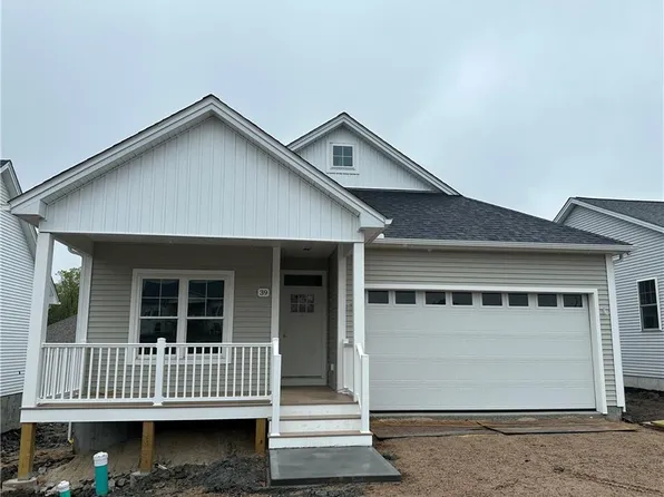 39 Weston Ave, North Kingstown, RI 02852