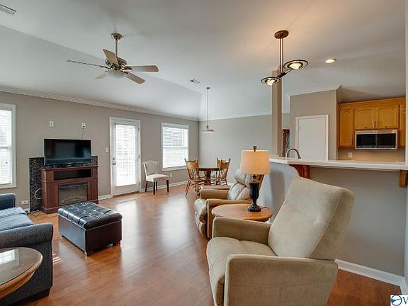 2nd image of 2505 Bonnie Oaks Dr SW