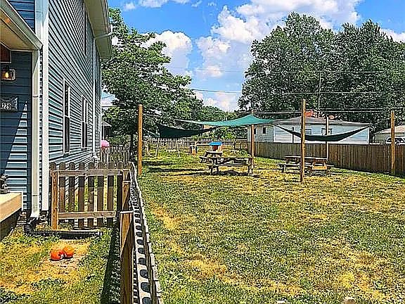 3rd image of 231 N Oxford St #231