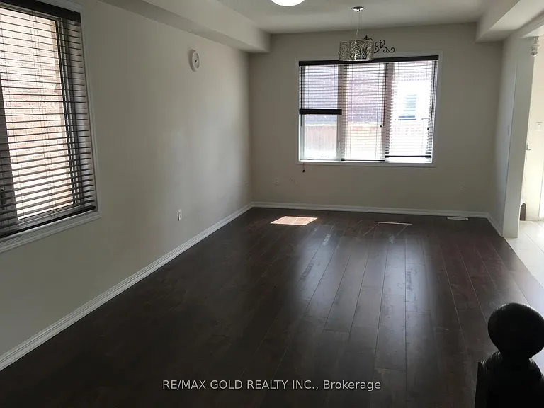 94 Robert Parkinson Dr — Photo 6