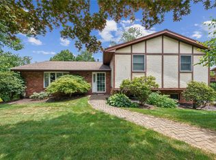 306 Churchill Dr, Greensburg, PA 15601