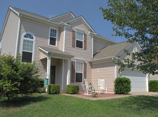 9408 Thatcher Hall Ct, Charlotte, NC 28277