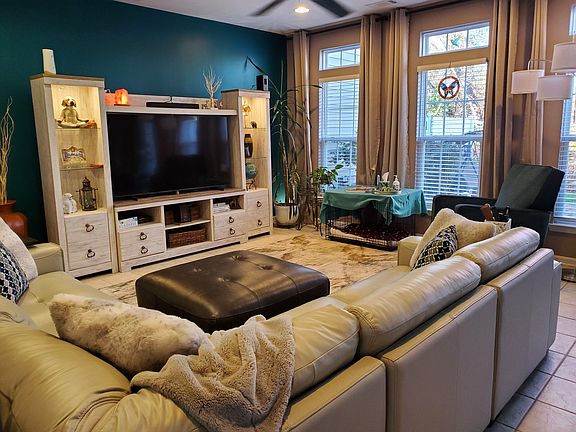 4th image of 6037 Queens Walk Ct