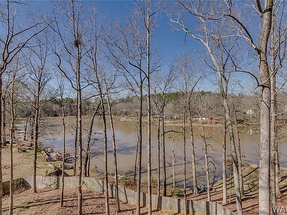 4th image of 8400 Lake Sherwood Cir