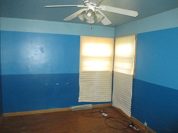 5th image of 10937 S Emerald Ave