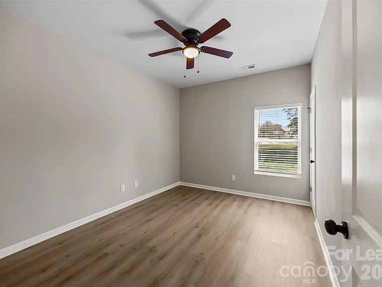 3130 Celia Ave — Photo 11