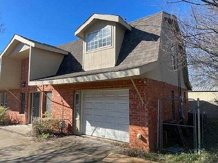 3rd image of 312 S Mockingbird Ln