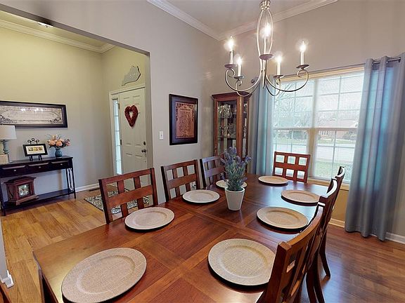 3rd image of 2810 Pebblewood Ct