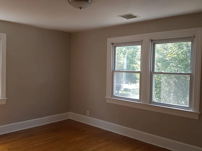 2105 Mount Vernon Ave — Photo 7