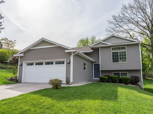 1817 Cherry Run Dr NW, Grand Rapids, MI 49504