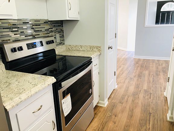 5th image of 322 Cranklen Cir