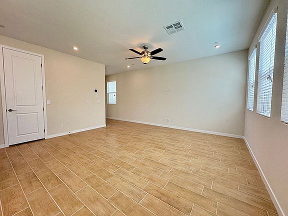 4th image of 10631 Carnes Ave