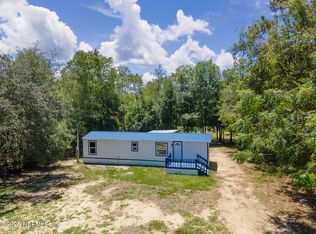 311 6th Way, Interlachen, FL 32148