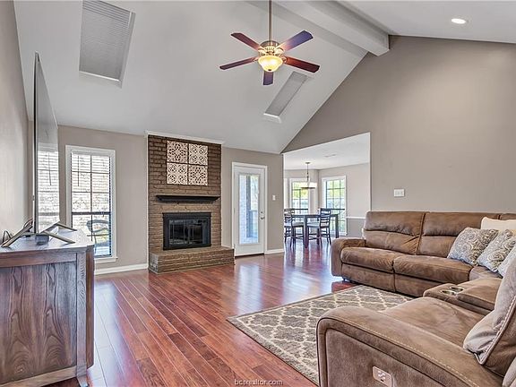 5th image of 2805 Manzano Ct