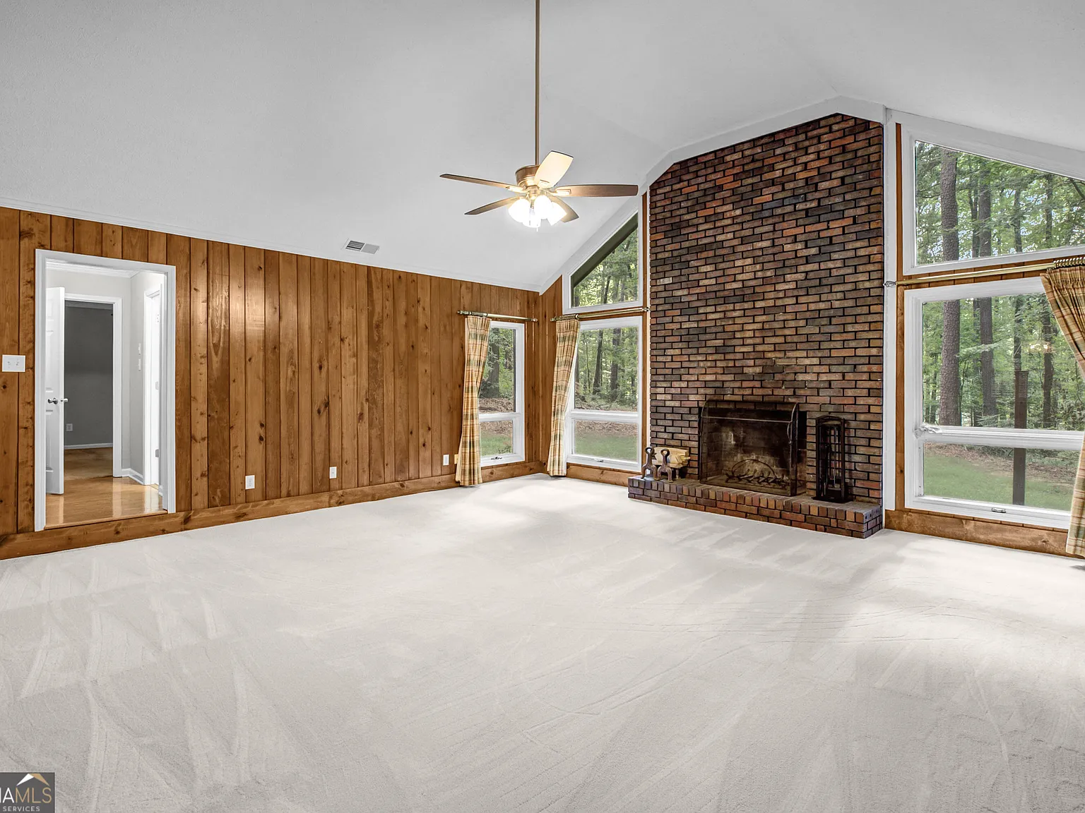 4 bed, 2.0 bath, 2195 sqft, $2,250 — Photo 4
