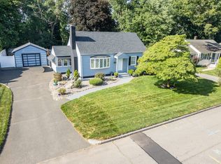 12 Kenway Dr, Springfield, MA 01104