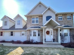 327 Overland Trl, Oshkosh, WI 54904