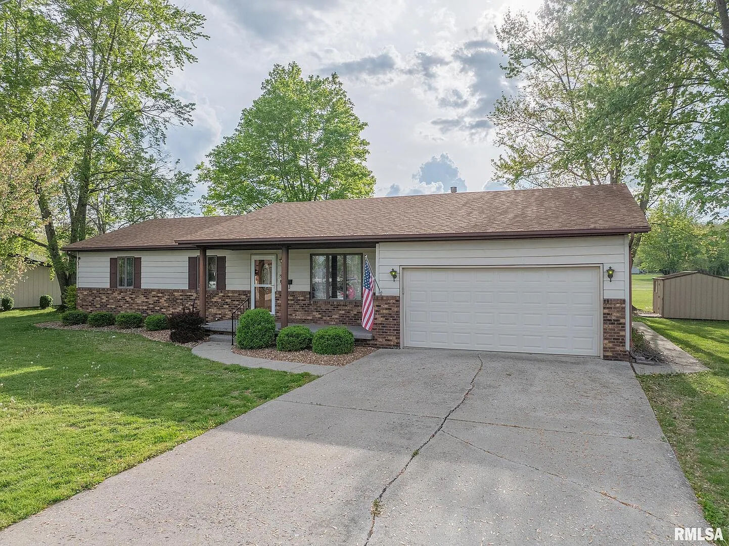 8 Mitchell Dr photo 1