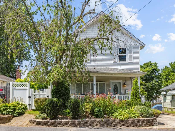 134 Hilltop Blvd, Keyport, NJ 07735