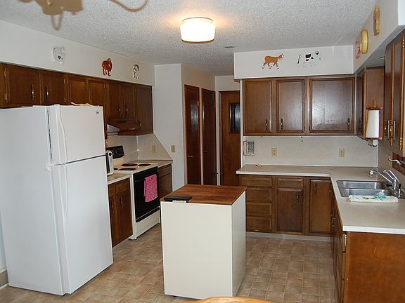 2nd image of 901 5th Ave