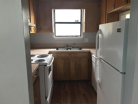 4th image of 339 Dorchester Manor Blvd #B