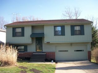 14808 Schreiber Rd, Maple Heights, OH 44137