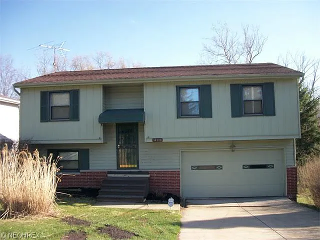 14808 Schreiber Rd photo 1