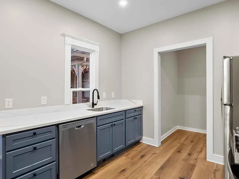 708 W Lasalle Ave #1 — Photo 5