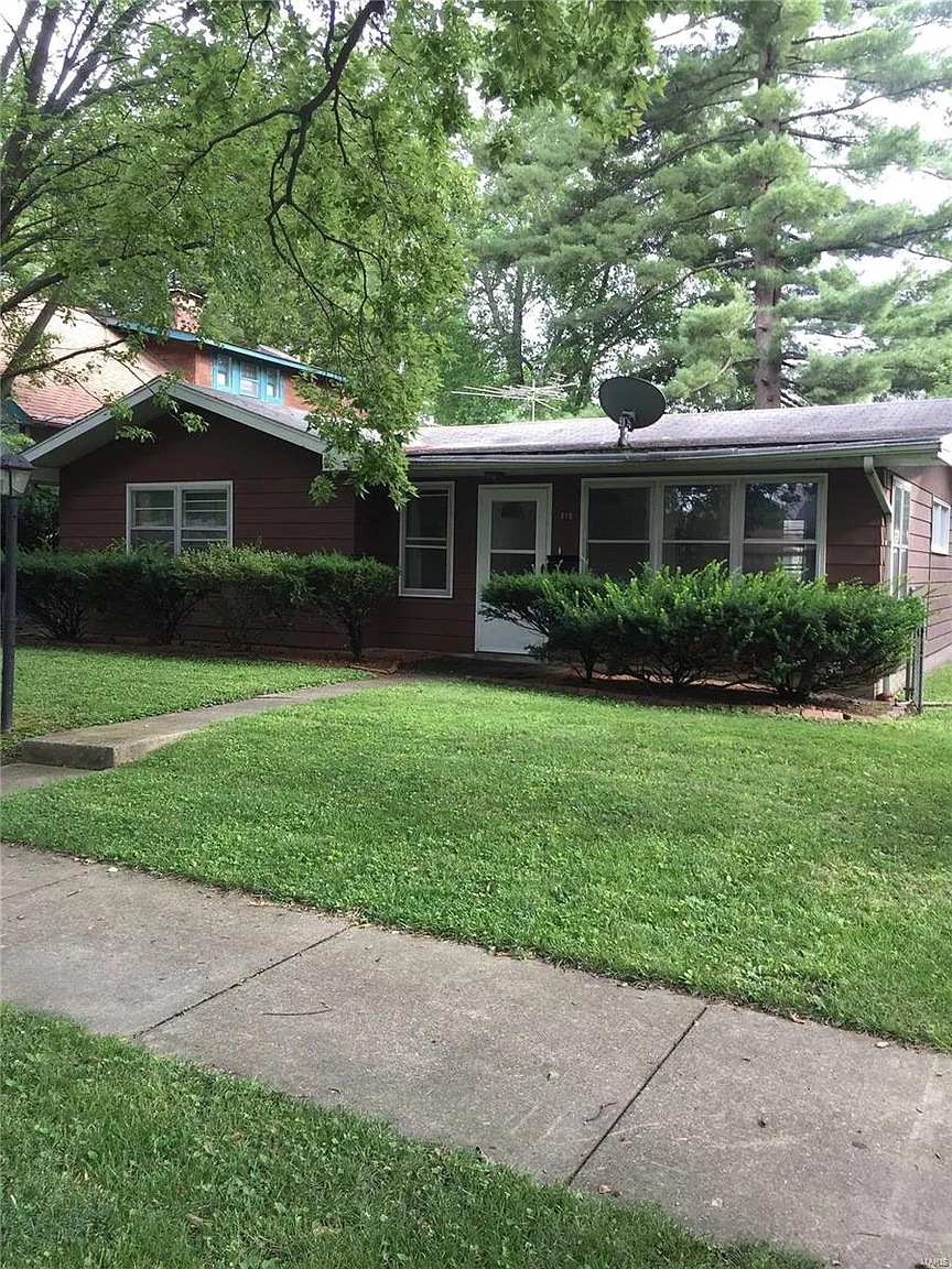 816 13th St photo 1