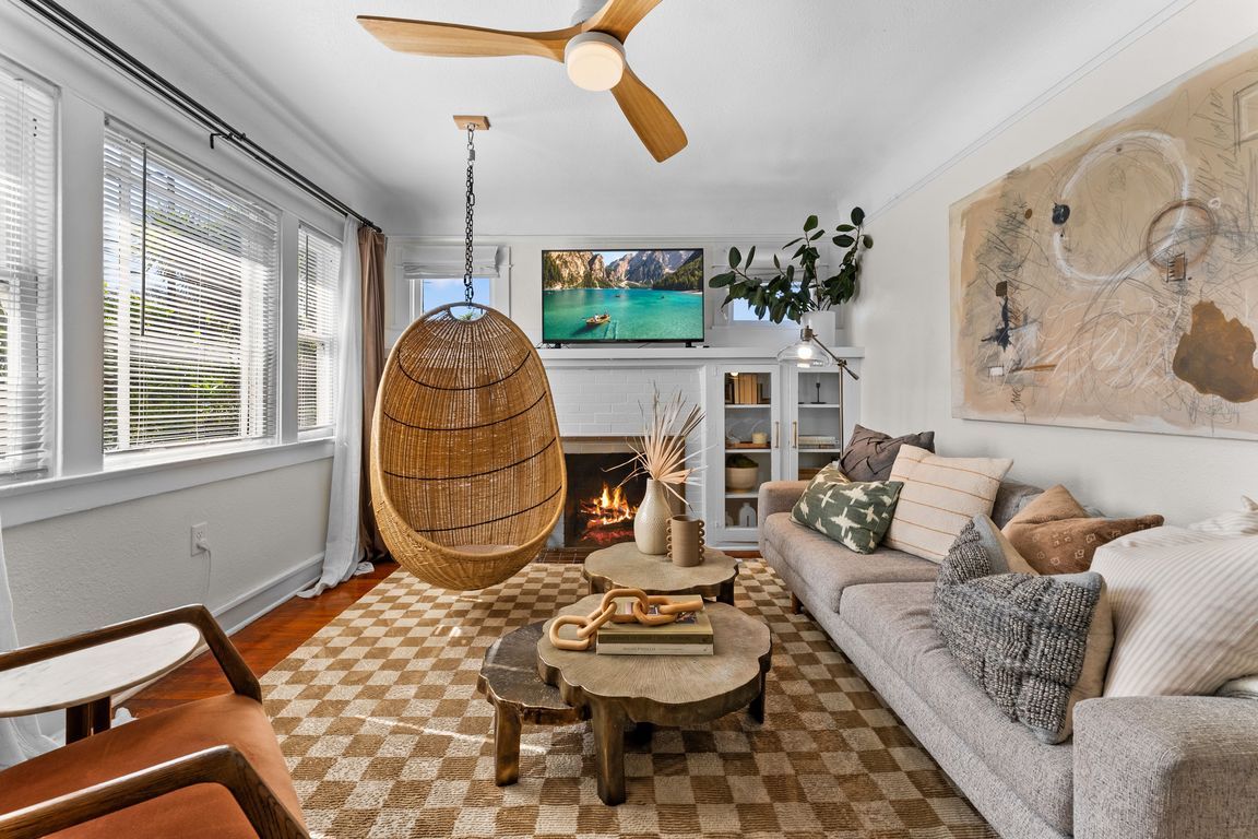 next background image